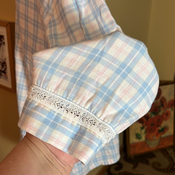 Vintage 90s TALBOTS INTIMATES Size XL VNeck Plaid Flannel Lace Embroidery
Sweet - Picture 8 of 16